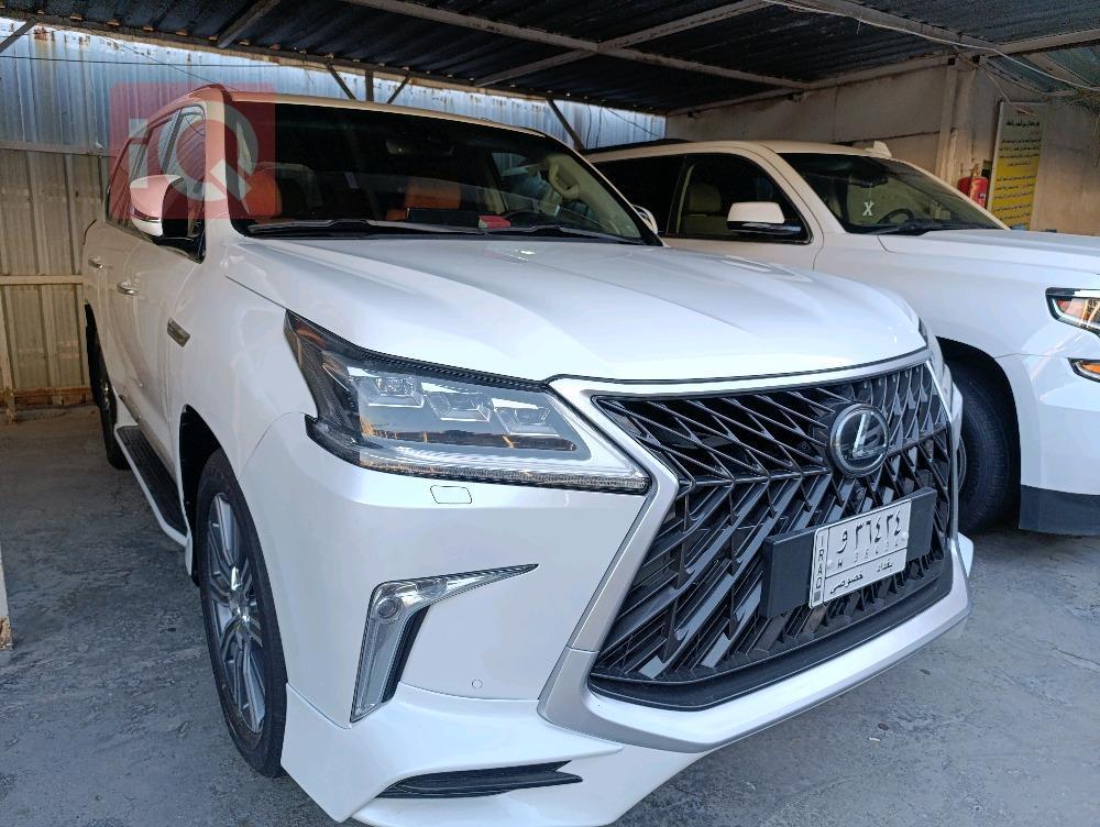 Lexus LX